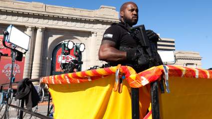 Chiefs QB Patrick Mahomes Issues 4-Word Message After Super Bowl Parade Shooting