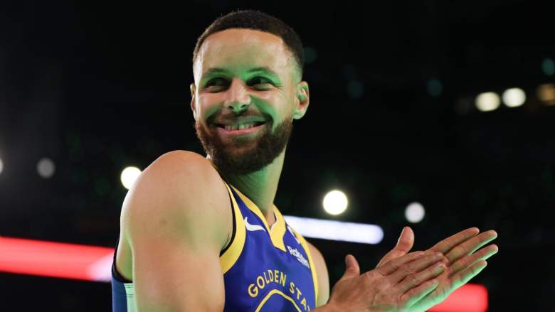 Warriors superstar Steph Curry rubs his hands