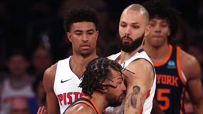 Knicks star Jalen Brunson rams into Evan Fournier