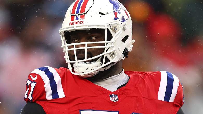 Jets included in Giants' potential competition for free agent offensive lineman Michael Onwenu.