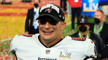 Rob Gronkowski, Baker Mayfield Have 3-Word Message for Buccaneers