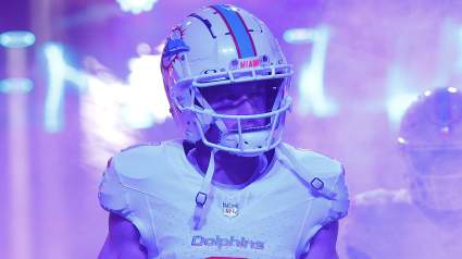 Dolphins WR Sends 5-Word Message to Fans Upon Re-Signing
