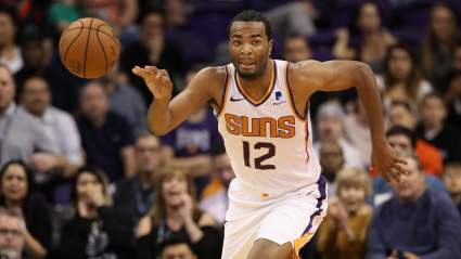 Suns Veteran T.J. Warren Signs Deal With NBA Title Contender