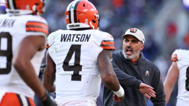 The Browns are unlikely to bring back Joe Flacco due to "dynamics" with Deshaun Watson.