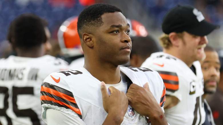 The Cleveland Browns plan to extend wide receiver Amari Cooper.