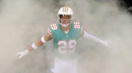 Broncos’ Defender Sends Message After Agreeing to $20 Million Contract