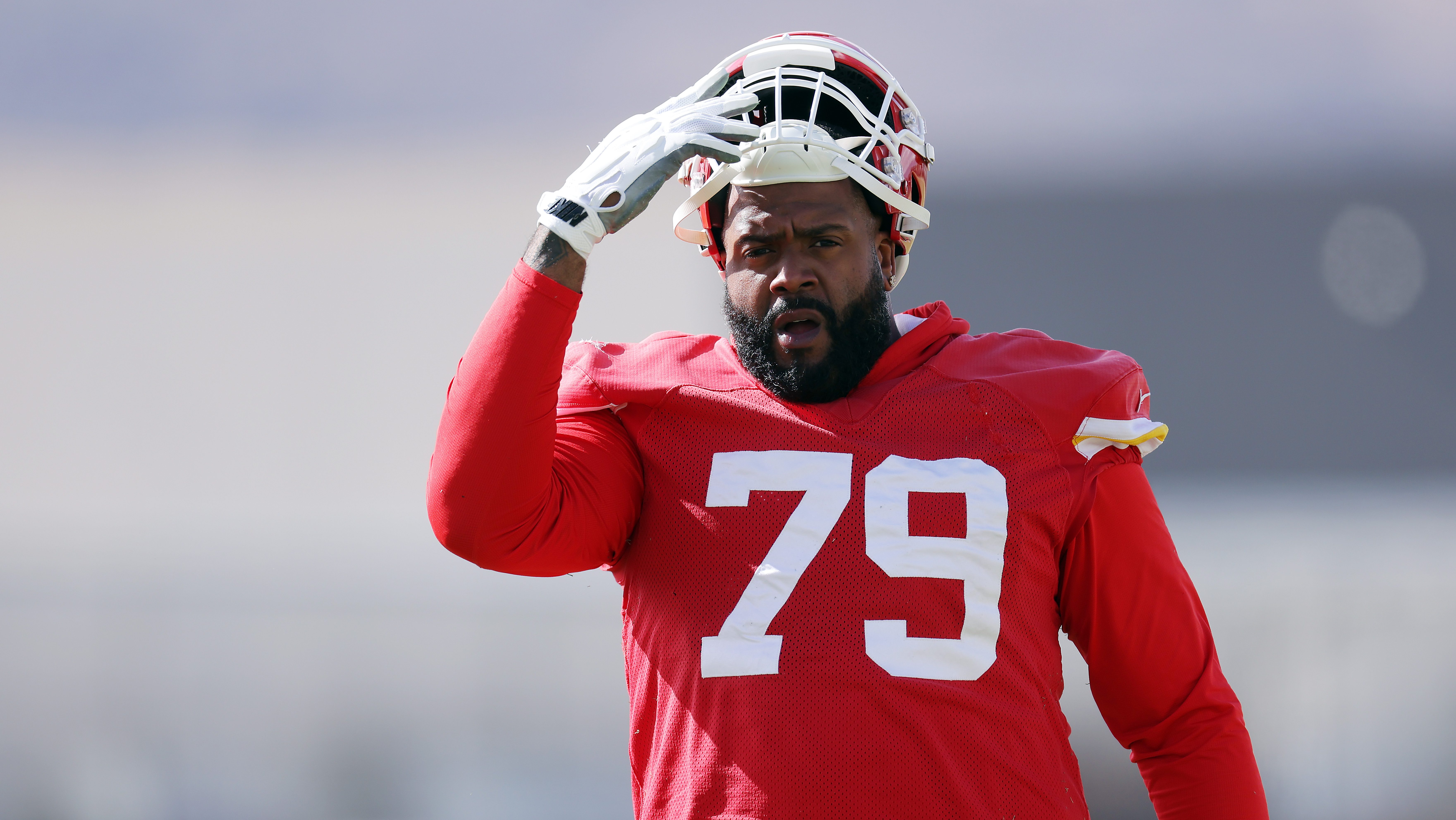Chiefs Starting LT Donovan Smith Hints at Departure from KC