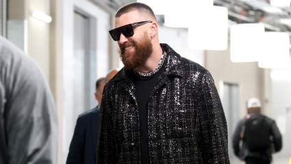 Photo of Chiefs Star Travis Kelce at Oscars After-Party Goes Viral