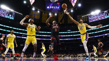 Lakers’ Big Man Battling Domestic Problem on Top of Injury