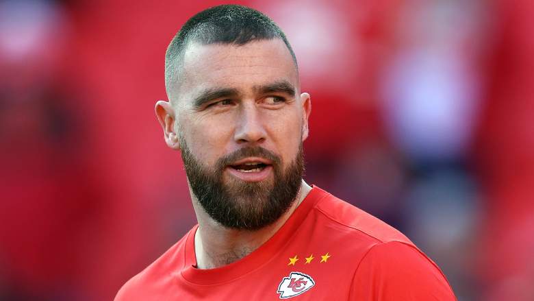 Travis Kelce reacts to Andy Reid text to Hollywood Brown after signing.