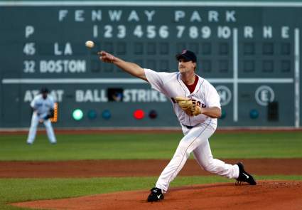 Former Boston Pitcher Derek Lowe Rebukes Fellow Red Sox Alum Curt Schilling