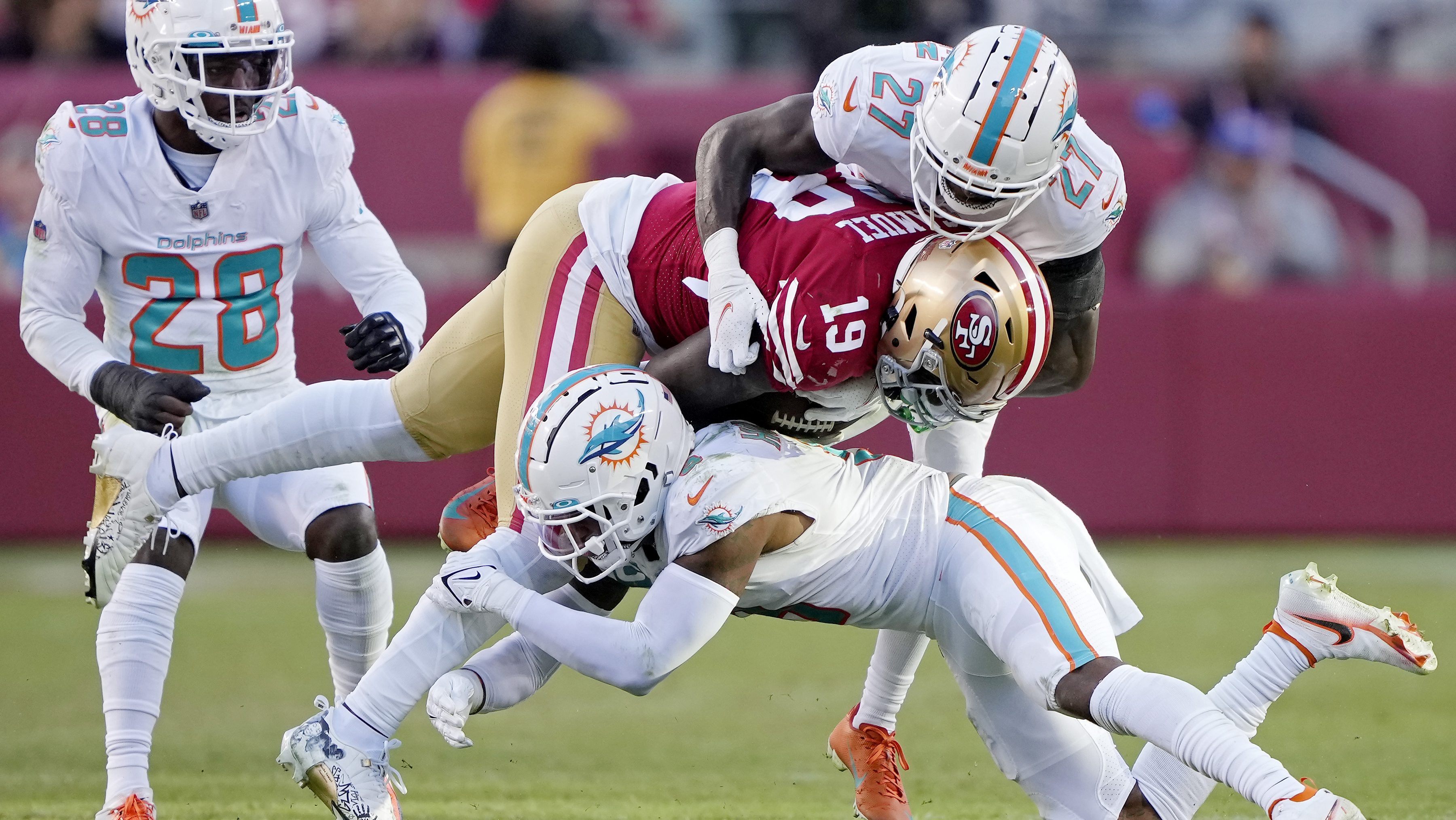 Proposed Dolphins Trade Sends 1st-Round Pick To 49ers For Haul