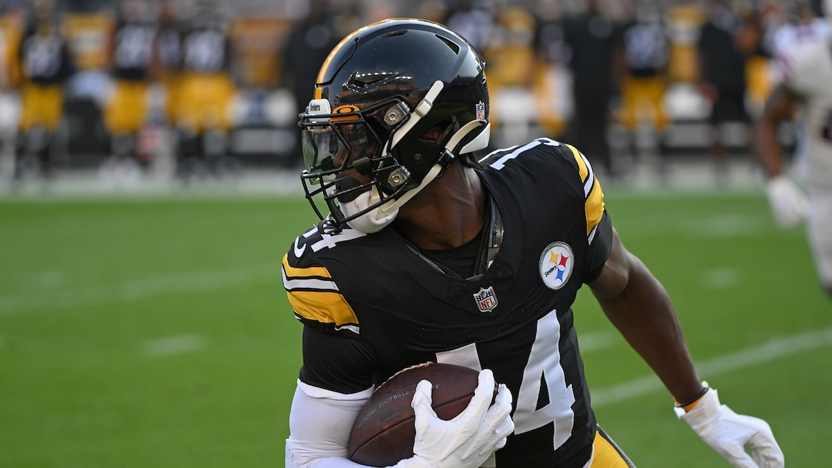 WR Deebo Samuel Potentially on Trade Block for Steelers Report