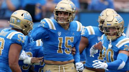 Bears Top 30 Visit Tracker: Laiatu Latu Among Latest in Halas Hall