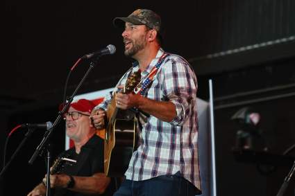 Former Cardinal Adam Wainwright Holds Concert During Eclipse Festivities
