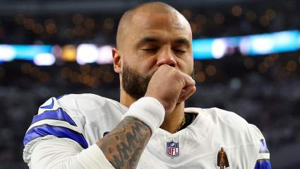 Raiders Trade Proposal Lands Projected $203 Million Star QB for 6 Draft Picks
