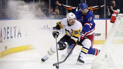 Penguins’ Crosby Matches Gretzky’s Ludicrous 19-Season Record