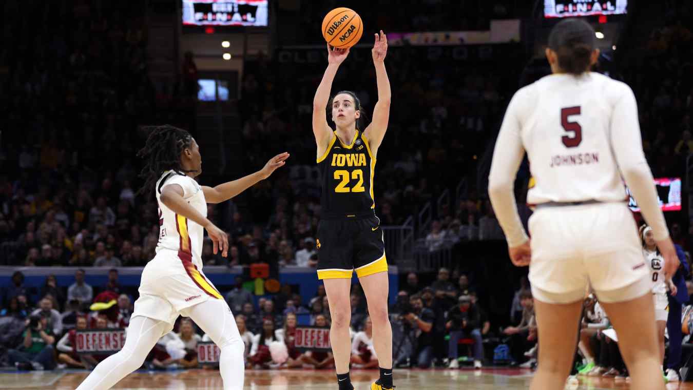 Caitlin Clark's WNBA Rookie Stat Projections Appear AwardBound