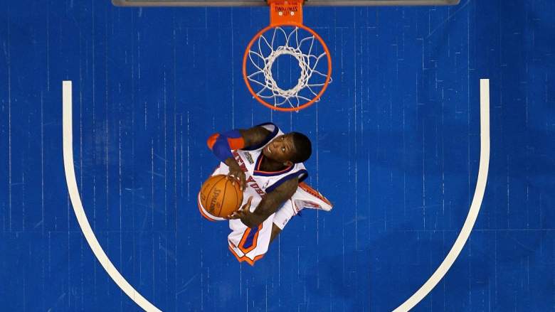 Former Knicks guard Nate Robinson dunks