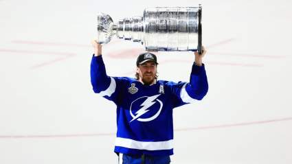 Lightning Re-Acquire Defenseman Who Won 2 Stanley Cups With Team