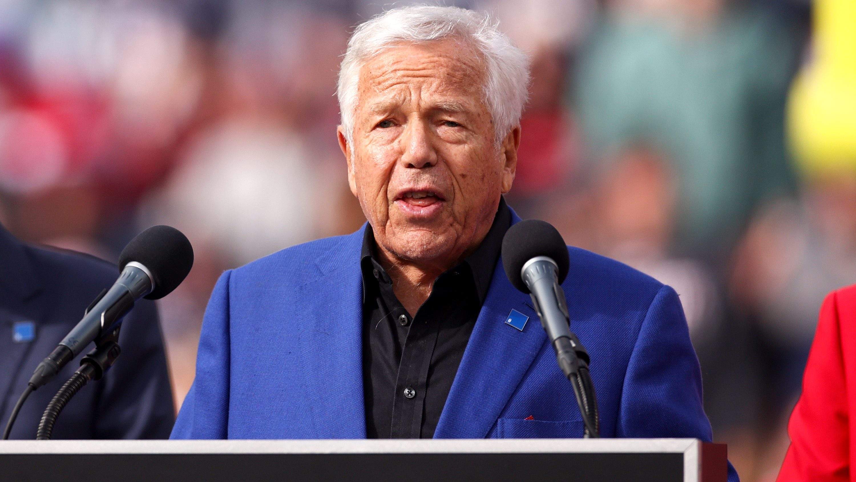 Robert Kraft mourns Texans co-founder, sharing reminders of his impact and legacy.
