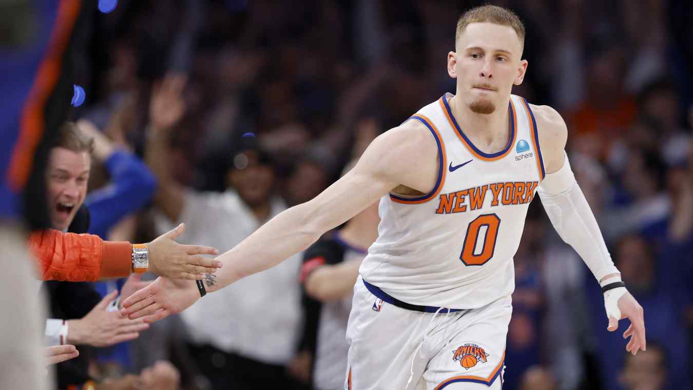 DiVincenzo Responds After Go-Ahead 3 in Knicks' Game 1 Win