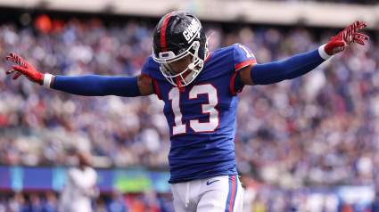 Giants WR Makes 1-Handed Touchdown Grab at OTAs [WATCH]