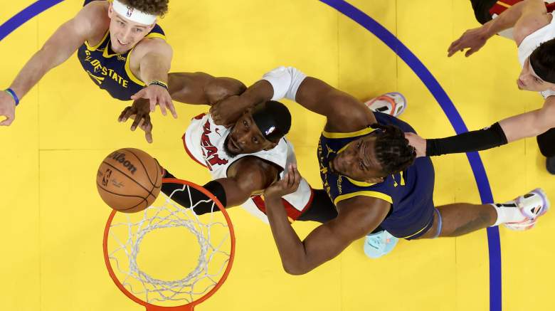 Warriors center Kevon Looney (right) could be sticking around, according to a new report.