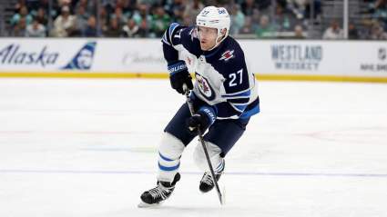 Blackhawks Expected to Show Trade Interest in $42 Million Winger: Report