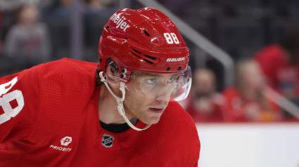 Blackhawks GM Reveals Plans on Jake Guentzel & Patrick Kane