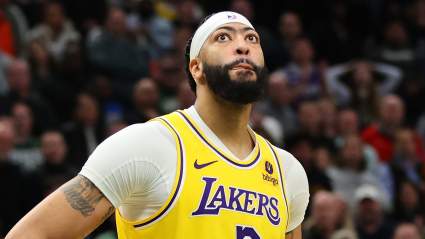 Lakers Warned About Potential Anthony Davis Trade Demand After Redick Hire