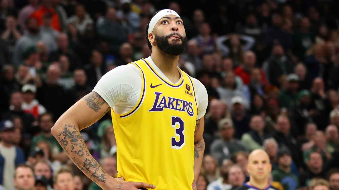 Lakers' Anthony Davis Could Bolt L.A. After JJ Redick Hire - Heavy.com