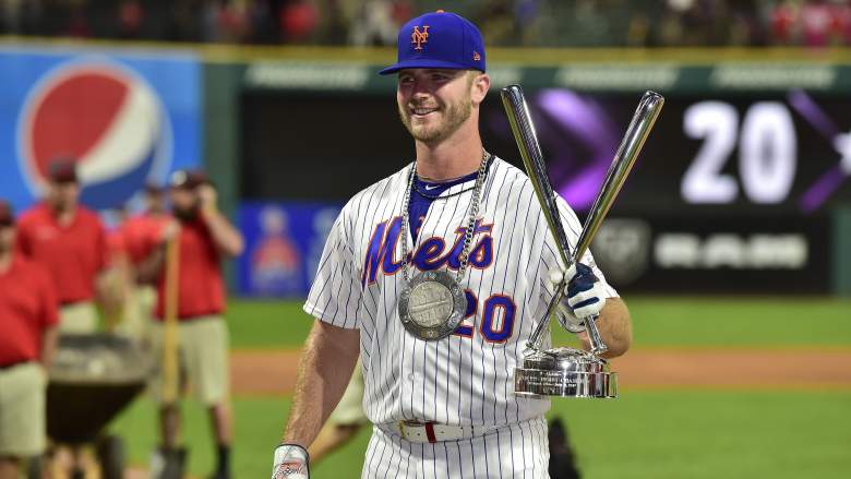 Pete Alonso celebrates winning the 2019 Home Run Derby.