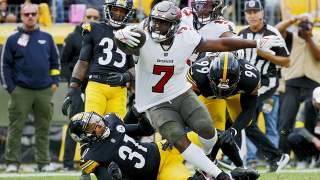 Buccaneers’ Playoff Star Wants Another Shot in NFL