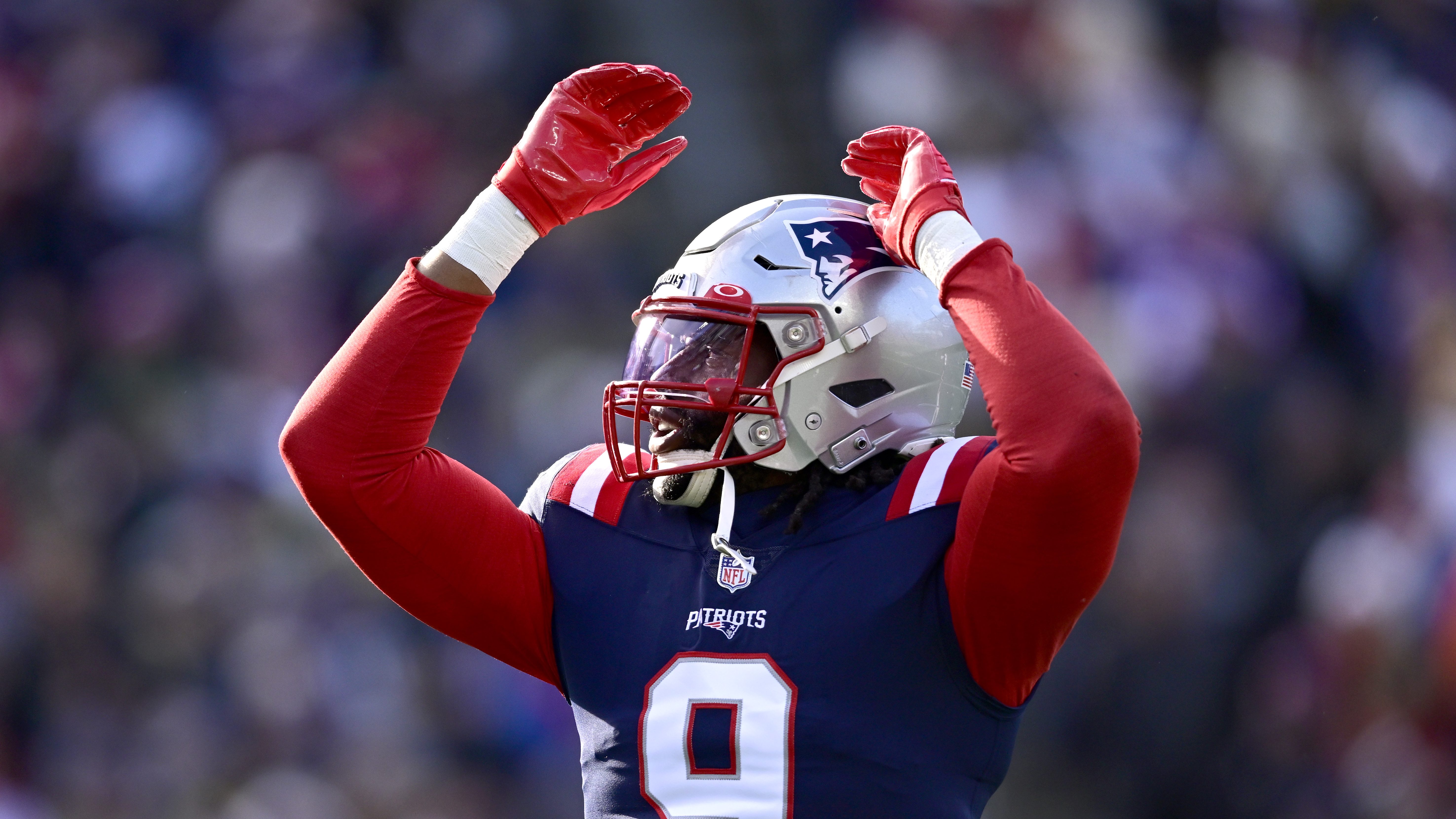 Bears Among Favorites to Trade for Patriots DE Matthew Judon