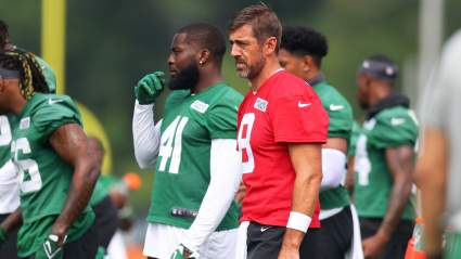 Aaron Rodgers Praised for Coaching Teammates at Jets Camp