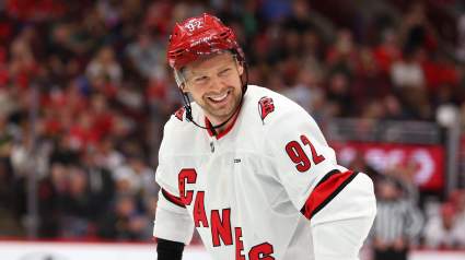 Maple Leafs Urged to Sign Unexpected Cup-Champion Free Agent