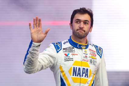Chase Elliott Snaps Drought With Wild Final-Lap Move at Kansas