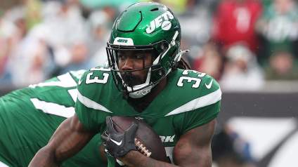 Cowboys Urged to Add 4-Time Pro Bowl RB Alongside Ezekiel Elliott