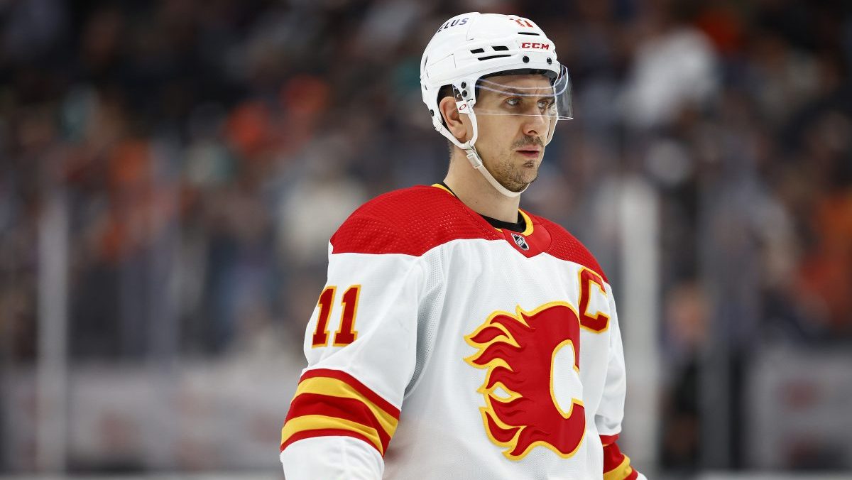 Trade Pitch Sees Maple Leafs Acquiring Mikael Backlund