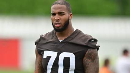 Commanders Sign Massive Offensive Tackle, UFL Champion