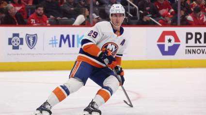 Trade Pitch Sees Maple Leafs Acquire Star $36 Million Forward in Blockbuster
