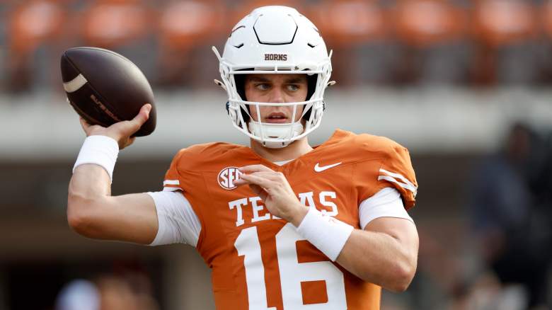 Arch Manning of the Texas Longhorns warms up before the game against the UTSA Roadrunners.