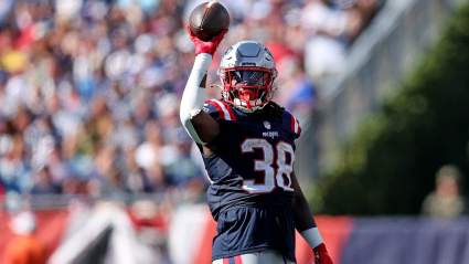 Patriots HC Jerod Mayo Reacts to Rhamondre Stevenson’s Fumble Problem