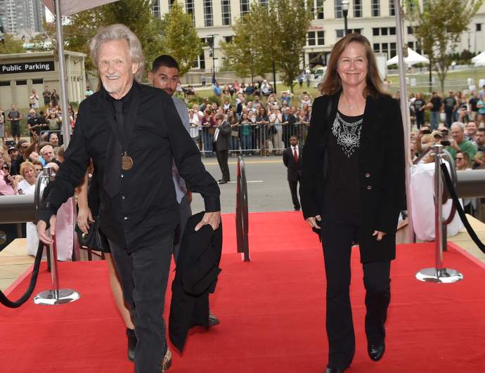 kris kristofferson wife