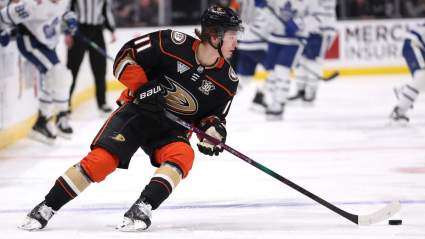 Trade Pitch Sees Maple Leafs Acquiring Superstar Forward in Blockbuster