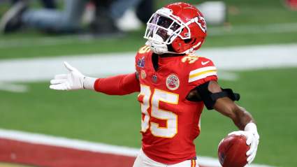 Chiefs Starter ‘on Crutches’ as KC Awaits MRI Results