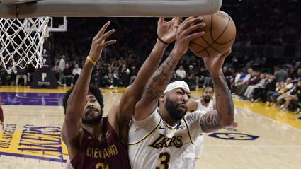 Lakers Trade Pitch Swaps D’Angelo Russell, Picks for $20 Million ‘Dunk Machine’