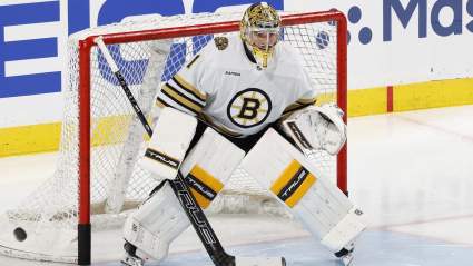 Insider Reveals Bruins Offer to Star Goalie Jeremy Swayman