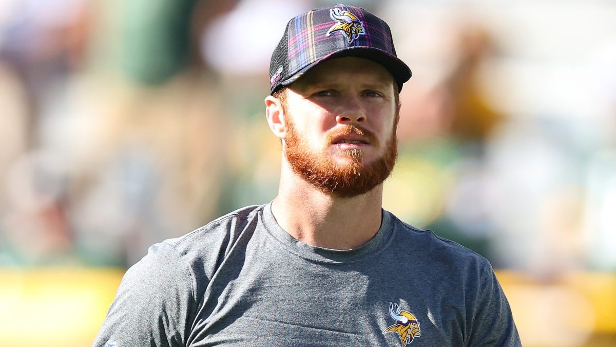 Vikings Coach Sends Message On Benching Sam Darnold